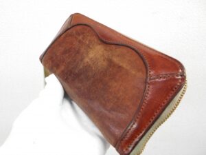 ブラウンの革の長財布の染め直し補修