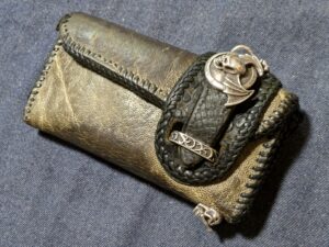 【財布修理】象革財布のクリーニング、染め直し、ステッチ補修
