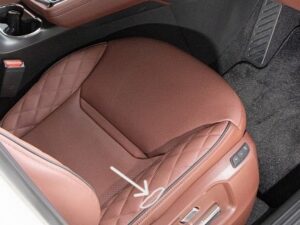 車のシートの革剥がれの場所