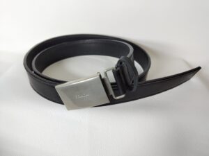 革交換後のプラダのベルト