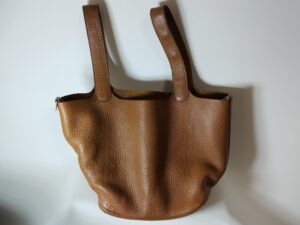 補修後の柔軟性を取り戻したエルメスのバッグ ピコタン