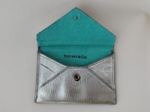 補修後のティファニー名刺入れの内張り