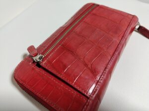 カラーチェンジ前のクロコダイルレザーの財布