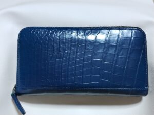 カラーチェンジ後のクロコダイルレザーの財布