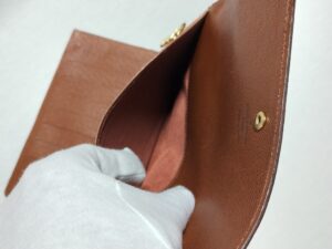 補修後のルイ・ヴィトン財布内装