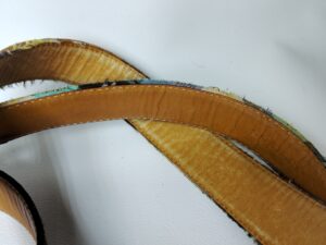 補修前の革ベルト内側