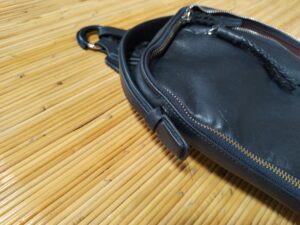 補修後の持ち手の付け根の革