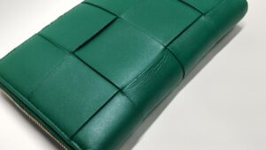 スレ補修後のボッテガ・ヴェネタ長財布
