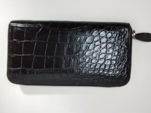 補修後のクロコダイルレザー財布