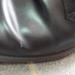 ビジネスシューズ側面についた傷