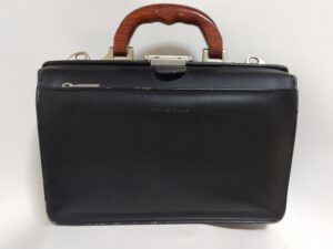 補修前のダレスバッグ