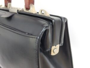 表皮剥がれ補修後のバッグ端面
