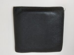 補修前のカルティエの財布