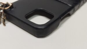 補修後のディオールスマホケース上部
