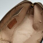 ルイ・ヴィトンポーチの内装の合皮剥がれ