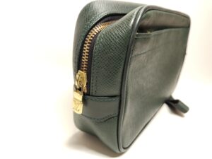 リメイク前のルイ・ヴィトン カルガ セカンドバッグのサイド面