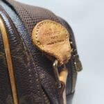 ルイ・ヴィトンのショルダーバッグの破れた根革