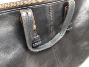 補修前の傷んだバッグの持ち手
