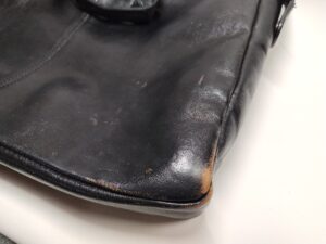 補修前のバッグのスレ傷
