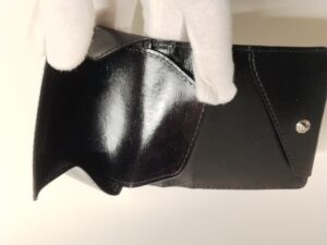 カラーチェンジ後のクロコダイルレザー財布小銭入れの内側