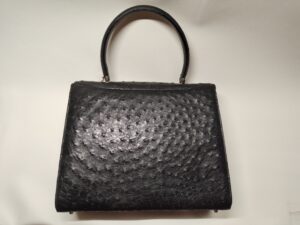 補修後のオーストリッチバッグ外観背面