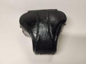 補修後のキャノンのカメラケース上部
