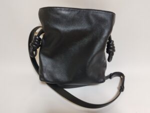 カラーチェンジ後のロエベのバッグ背面