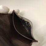 補修前のルイ・ヴィトンダミエのカードケースポケットの内側