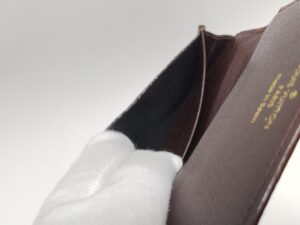 補修後のルイ・ヴィトンダミエのカードケースポケットの内側