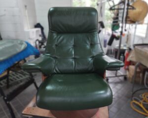 修理後のカリモクソファ