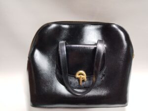 【セリーヌバッグ修理】激しい表皮剥がれを補修して、滑らかに回復