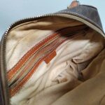 修理前のセリーヌバッグ内装のシミ