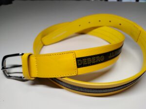 長さ調整前のカステルバジャックのベルト