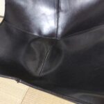 バタフライチェアのステッチの切れた座面