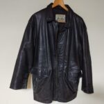 修理前の革のジャケット