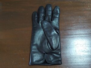 【革手袋修理】破れた部分を、補強しながら綺麗に縫製
