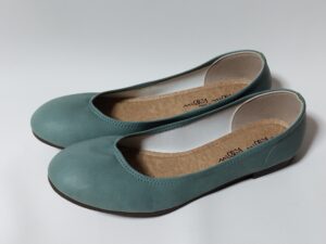 カラーチェンジ前のミルキーミルキーのパンプス