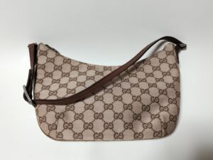 修理後のグッチのアクセサリーポーチ