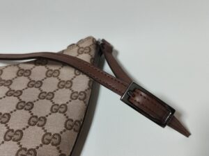 持ち手交換後のグッチのアクセサリーポーチ