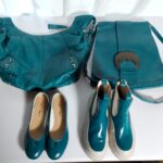 同色のブルーグリーンにカラーチェンジ後のバッグとシューズ