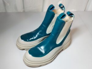 カラーチェンジ後のショートブーツ