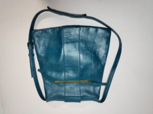 カラーチェンジ後のモンテローザのショルダーバッグ背面