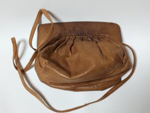 カラーチェンジ前のロエベのポシェット