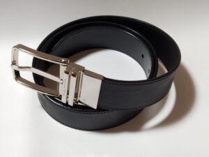 長さ調整前のルイ・ヴィトンのベルト