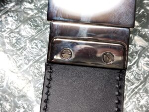 ルイ・ヴィトンベルトのネジ留め部分