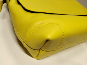 レザークラフトのショルダーバッグのコーナーのデザイン