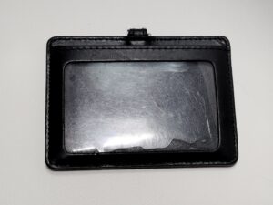 修理前のスタバオリジナルIDカードホルダーセル板