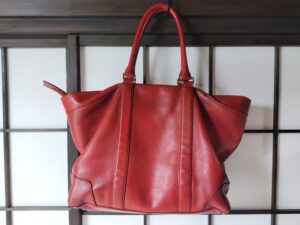 染め直し補修後のコーチのトートバッグの裏側