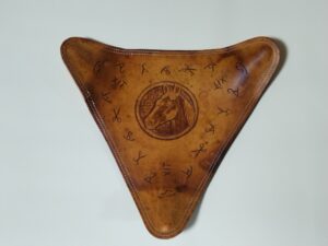 修理後のハンティングチェア座面