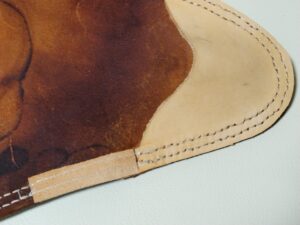 修理後の座面脚留め部分